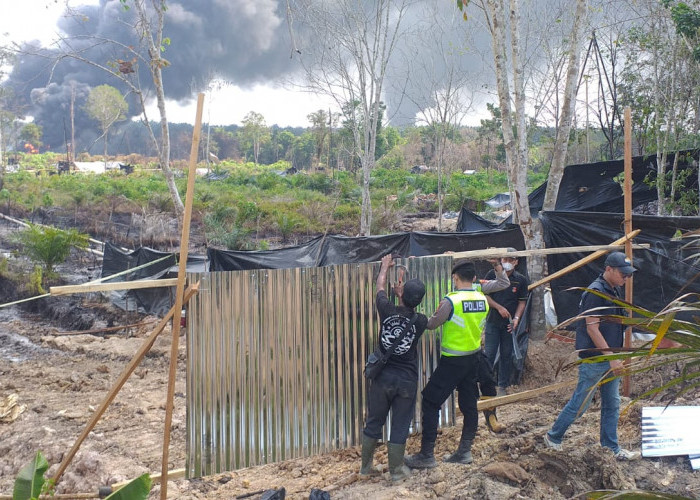 Cegah Masyarakat Masuki Areal Sumur Terbakar, Polisi Buat Parimeter Disekitar Lokasi