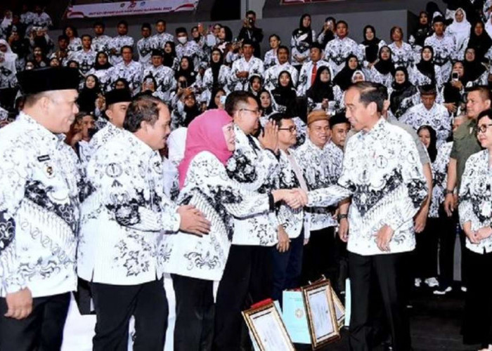 Dimomen Peringatan HUT PGRI Ke-78, Presiden Jokowi Beri Kabar Gembira Bagi Guru Honorer
