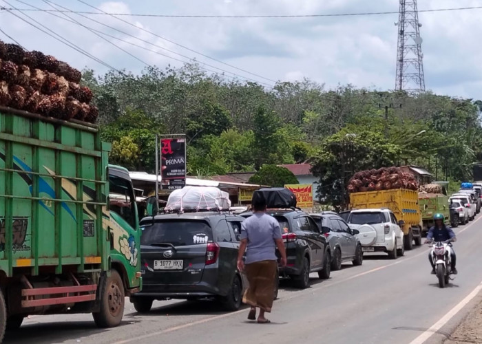 Cegah Kemacetan Makin Parah, Polisi Alihkan Arus Mudik Jambi–Palembang, Pemudik Disarankan Lewat Lubuk Linggau