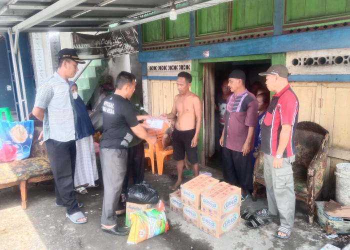 Korban Kebakaran, Warga Ngulak 1 Terima Bantuan Pemkab Muba