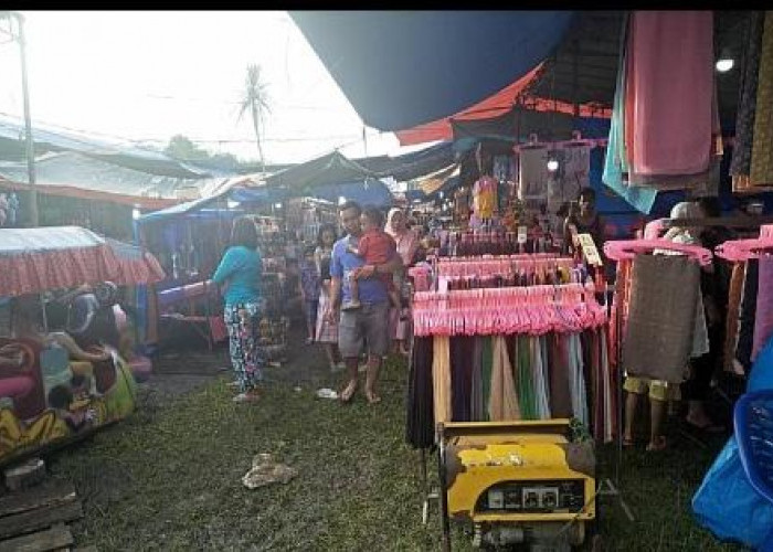 Antusiasnya Warga Sanga Desa, Kunjungi Pasar Malam  
