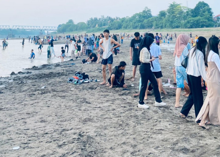 Pesona Pantai Bongen Sekayu, Dengan View Jembatan Musi hingga Sunset