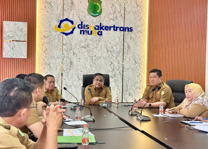 Disnakertrans Muba Buka Akses Kerja Global, Dua Perempuan Muba Siap Jadi Caddy Golf di Malaysia