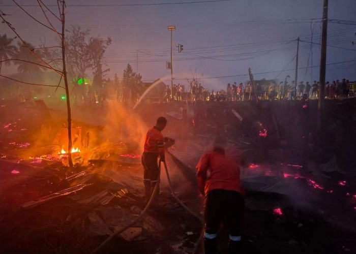 Kebakaran di Meranjat Ogan Ilir, Sekitar 5 Rumah Hangus
