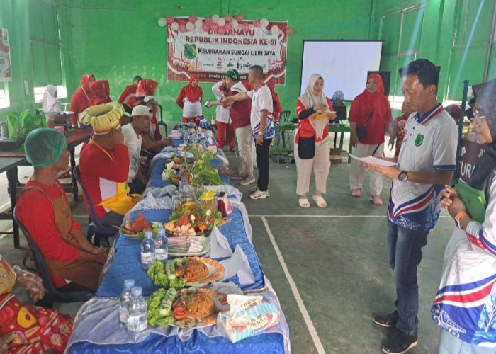 Meriahkan HUT RI ke-81, Perangkat di Kelurahan Sungai Lilin Jaya Adu Jago Masak Nasi Goreng