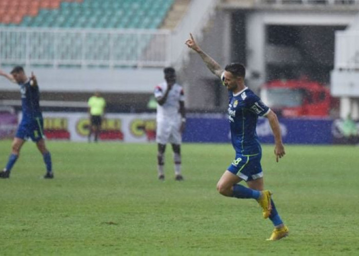 Gol Tunggal Marc Klok Buat Persib Tekuk Arema FC, Berikut Klasemen Terbaru Oaoan Atas Liga 1 Indonesia