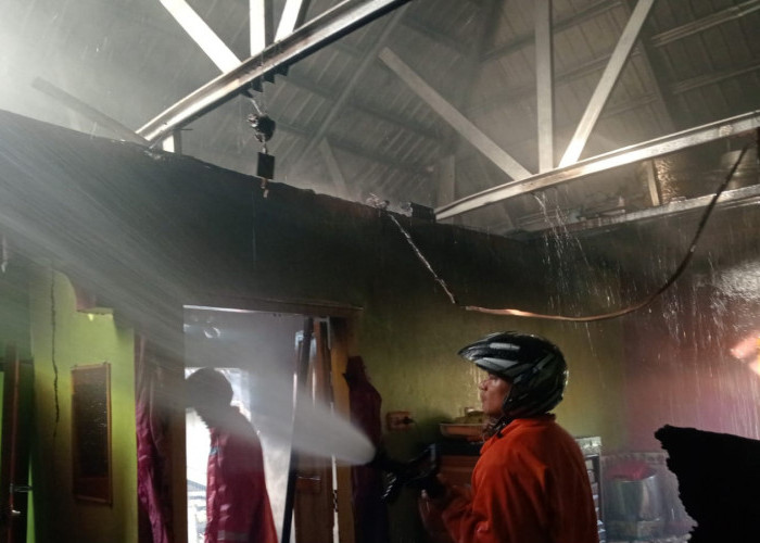 1 Rumah di Kampung Ogan Kota Sekayu Terbakar