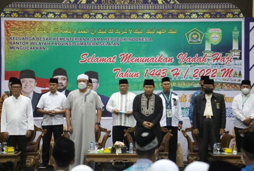 Setelah Dua Tahun  Vakum, Herman Deru Lepas Keberangkatan Jemaah Calon  Haji Sumsel