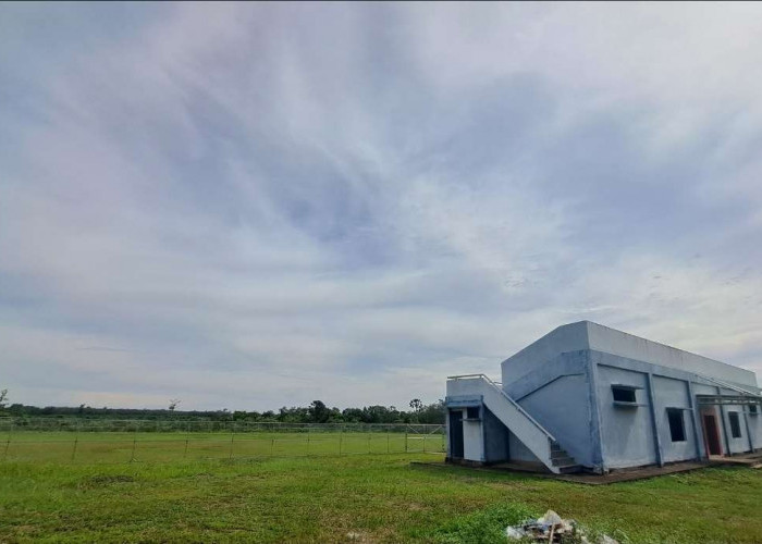Stadion Sungai Lilin Jaya Terbengkalai, Warga Keluhkan Jalan Tanah yang Tak Kunjung Diperbaiki!