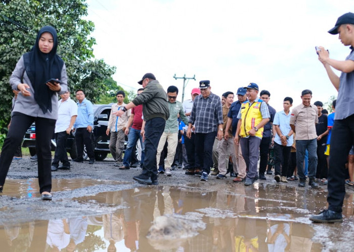 Bupati Muba Bersama Gubernur Sumsel Tinjau Kerusakan Jalan Sekayu–Lubuklinggau, Perbaikan Ditargetkan 2026