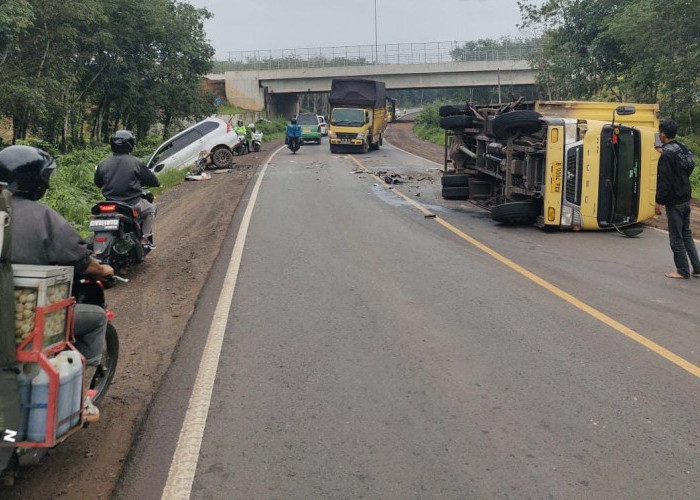 Kecelakaan di Jalintim Palembang-Betung, Sopir Diduga Mengantuk Dua Mobil Tabrakan