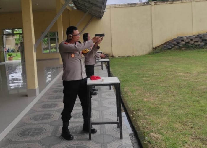 Tingkatkan Kemampuan Menembak, Jajaran Polres Muba Gelar Latihan di Lapangan Tembak Wicaksana Legawa
