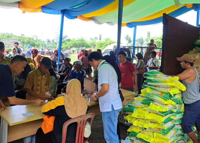 Ribuan Paket Beras dan Minyak Goreng Ludes, Dalam Gelaran Operasi Pangan Murah di Sungai Lilin