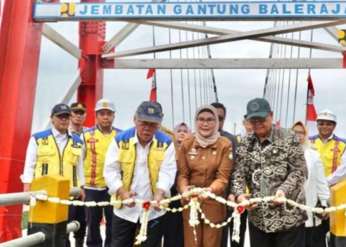 Jembatan Gantung Ini Diresmikan, Konektivitas Desa di Subang dan Indramayu Semakin Lancar