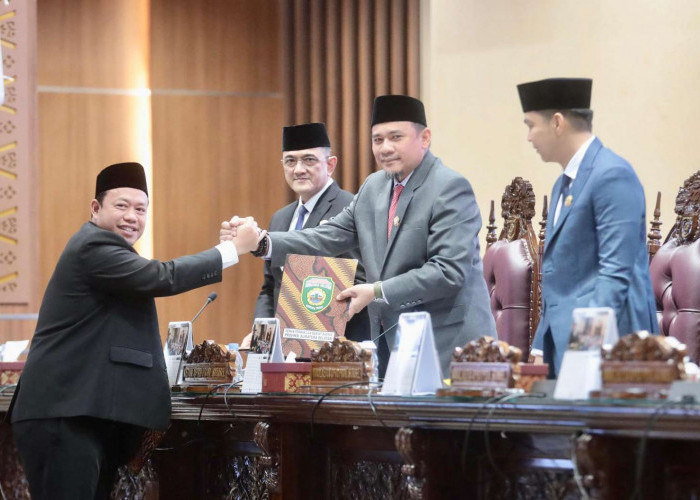 Sekda Edward Candra Hadiri Rapat Paripurna Penyampaian Laporan Hasil Reses Anggota DPRD Provinsi Sumsel 