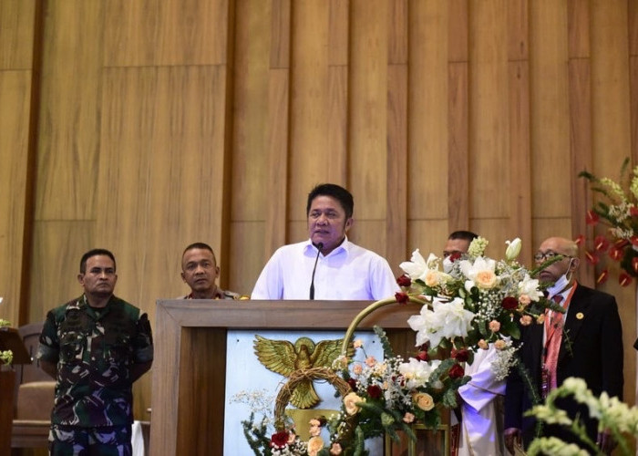 Herman Deru Beri Jaminan  Keamanan  Bagi Jemaat Misa Natal 2022 