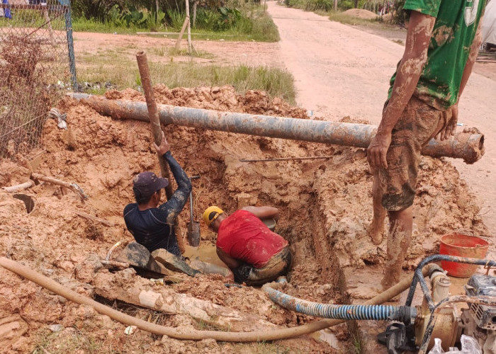 Jelang Ramadan, PDAM Cabang Sungai Lilin Lakukan Perawatan Pipa Penyaluran