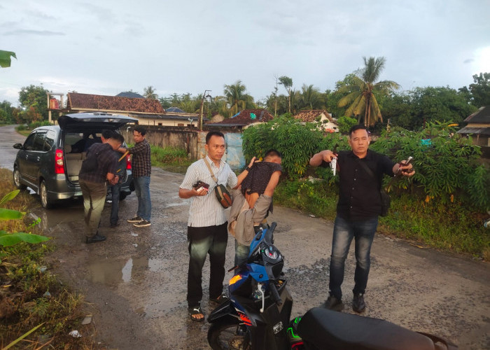 Patroli Sore, Polisi di OKU Timur Amankan Dua Pria Bawa Senpi dan Alat Curanmor