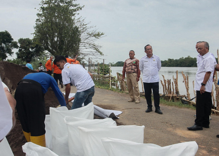 Banjir Tak Surutkan Semangat, Pemkab Muba Siapkan Tempat Pengungsian untuk Warga Terdampak! 