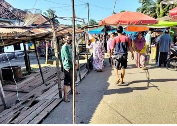 Usai Lebaran, Pasar Kalangan di Sanga Desa Sepi Pengunjung