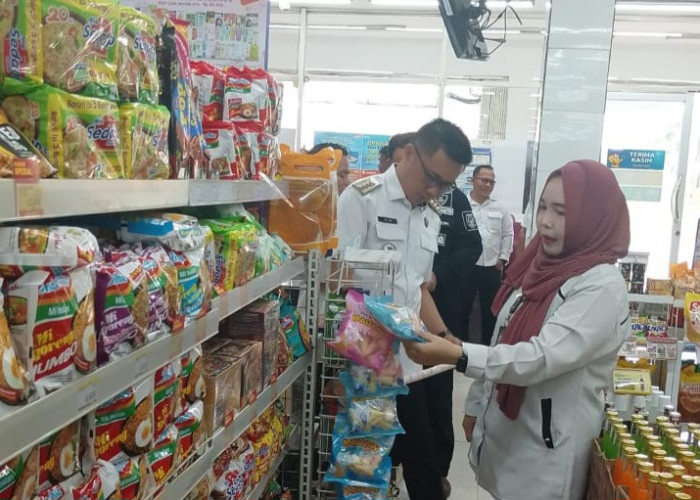 Jelang Hari Besar Keagamaan, Kecamatan Sungai Lilin Sidak Parsel di Minimarket dan Toko Sembako