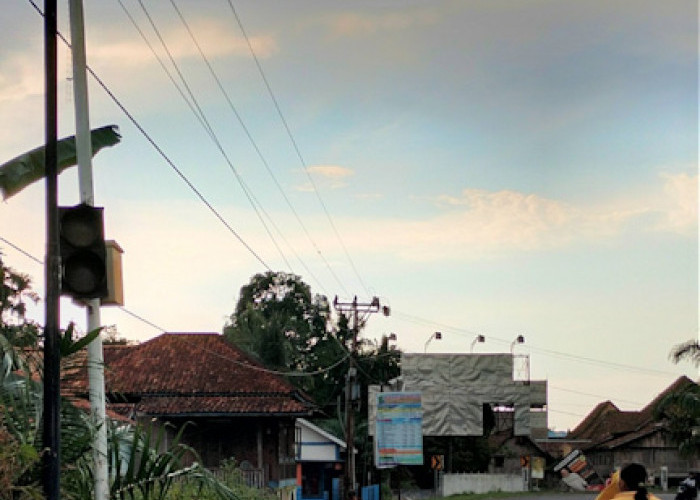 Di Sanga Desa,  Panel Surya Rusak, Lampu Tidak Menyala 