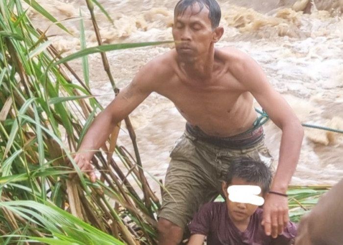 3 Bocah di Muara Enim Dihantam Banjir Bandang Sungai Meo, Begini Nasibnya