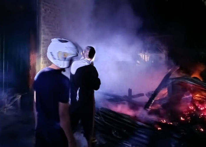 Respon Cepat Damkar Sungai Lilin Padamkan Kebakaran Rumah dalam Satu Jam