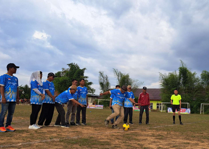 Desa Berlian Makmur Gelar Turnamen Sepakbola Putra Berlian Cup 2024, Diikuti Tim Dari 5 Kecamatan