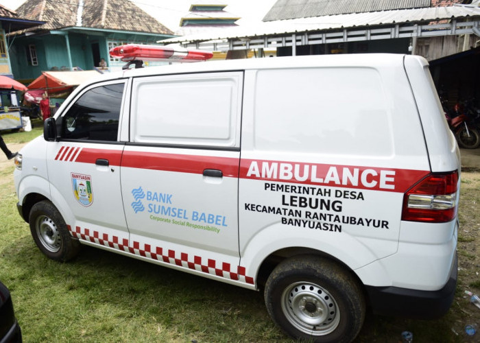 Warga Desa Lebung  Banyuasin Dapat  Bantuan  Mobil Ambulance  