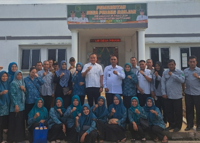 Camat dan Ketua TP PKK Sungai Lilin Sambangi Desa Pinang Banjar, Dorong Pengembangan Potensi Lokal