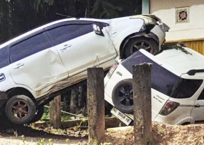 Avanza Hantam Rush Parkir di Desa Teluk Kijing Kecamatan Lais, Ini Dugaan Penyebabnya