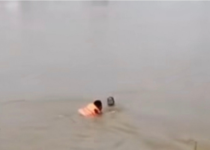 Aksi Cepat Tagana dan BPBD Muba Selamatkan Warga dari Percobaan Bunuh Diri di Jembatan Musi