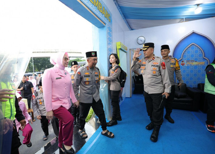 Kapolda Sumsel Turun Langsung ke Simpang 5 DPRD: Pastikan Layanan Publik Siaga dan Humanis di Jantung Kota 