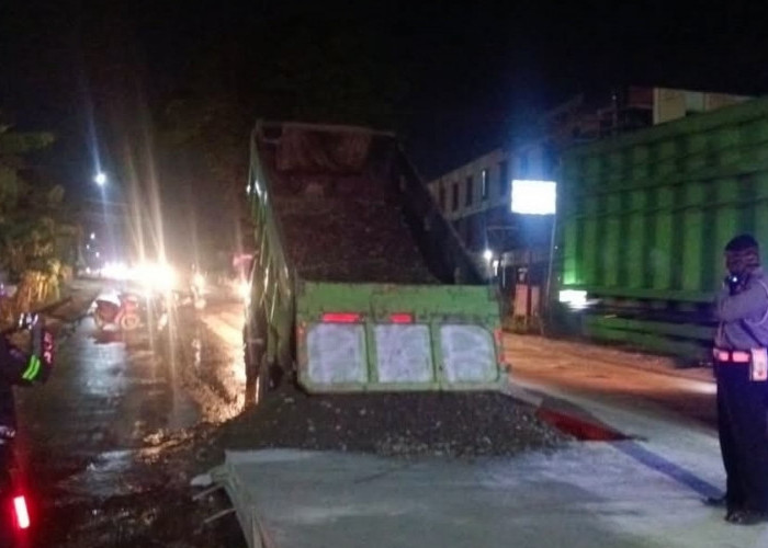 Arus Jalintim Segera Dibuka Dua Jalur, Titik Pengecoran KM 17 Ditimbun Batu Agregat