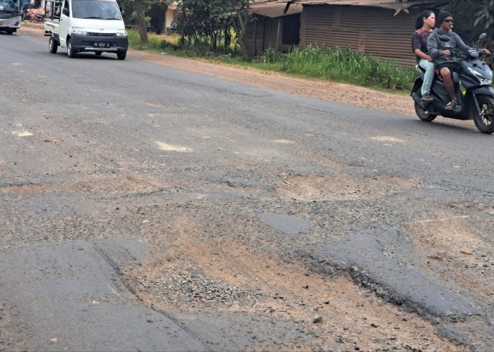 Tol Palembang–Jambi Dikebut, Jalan Lintas Timur di Muba Banyak Kerusakan dan Rawan Kecelakaan