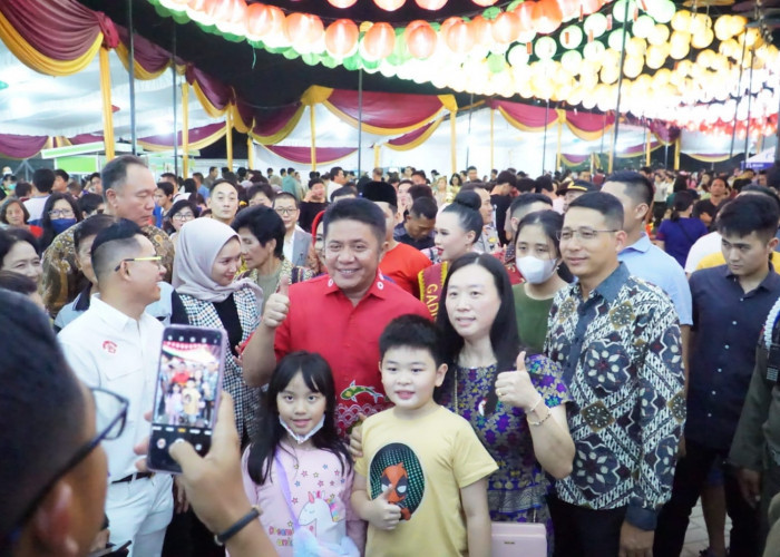 Resmi Dibuka Oleh Gubernur Herman Deru, Sriwijaya Lantern Festival Palembang Dipadati Pengunjung