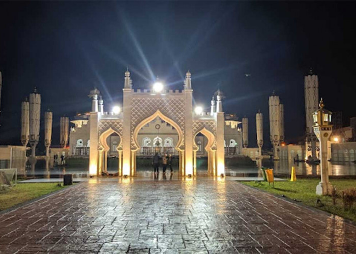 6 Masjid Bersejarah di Indonesia yang Wajib Dikunjungi di Bulan Ramadhan