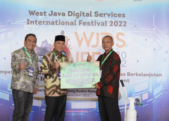 Disela Giat West Java Digital Services Internasional Festival 2022 Pj Bupati Muba H Apriyadi Serahkan Bantuan 