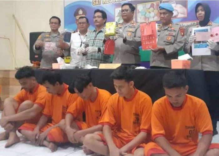 Pengkapan Mobil Komplotan Kurir Narkoba di Lubuk Linggau Berlangsung Dramatis, Polisi Temukan 1 Kg Sabu