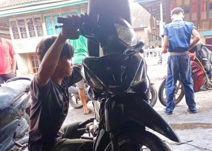 Pengusaha Bengkel Motor di Sanga Desa Bisa Tersenyum, Setiap Hari Masih Ramai Didatangi Pelanggan