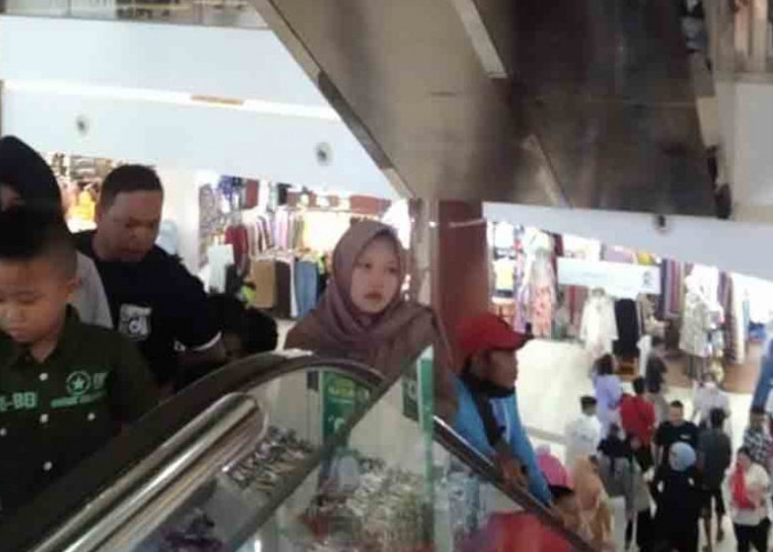 Hari Lebaran Ketiga, Masyarakat Mulai Padati Mall di Kota Palembang