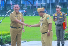 Sekda Sumsel Pimpin Apel Penutup 2025, ASN Diminta Siap Kerja Optimal Sambut Tahun 2026