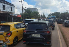 Arus Lalu Lintas Pasar Sungai Lilin Padat, Antrean Kendaraan dari Arah Palembang Mengular Hingga 2 Km