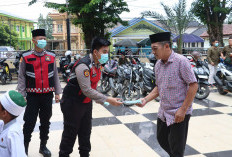 Peduli Dampak Kabut Asap, Polres Muba Bagikan 1.500 Masker kepada Pelajar dan Masyarakat