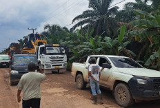 Warga Pinang Banjar Aksi, Soroti Kerusakan Parah Jalan Dampak Proyek Tol Betung–Jambi