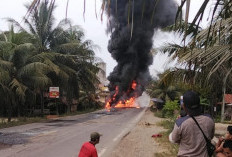 Mobil Tangki Minyak Terbakar di Jalintim Bayung Lencir, Lalu Lintas Palembang - Jambi Sempat Lumpuh 