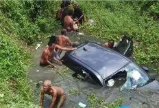 Kecelakaan Tragis di Jalinteng Sekayu Betung, Mobil Avanza Masuk Ke Rawa