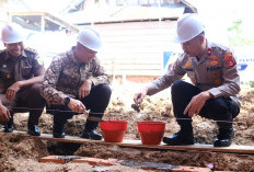 Bedah Rumah Serentak Polda Sumsel, Enam Anggota Keluarga di Sekayu Dapat Hunian Layak
