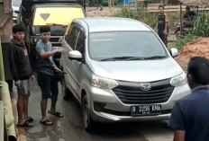 Aksi Sopir Bentak Pengendara dan Pamer Sajam di Jalintim Muba Viral di Medsos